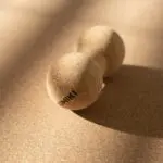 Zestaw do ćwiczeń i masażu JUMIKI MOBILITY PRO - roller M 10×30 cm, piłka S 6 cm, piłka podwójna M i mini roller XS - obrazek 4